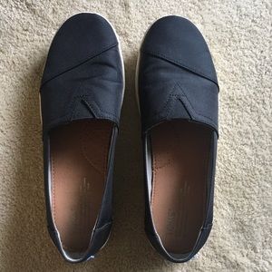 Black nylon avalon Toms, excellent condition